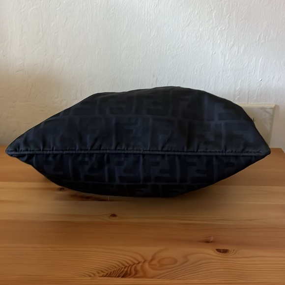 Vintage black Fendi fabric logo shoulder bag - Picture 3 of 12